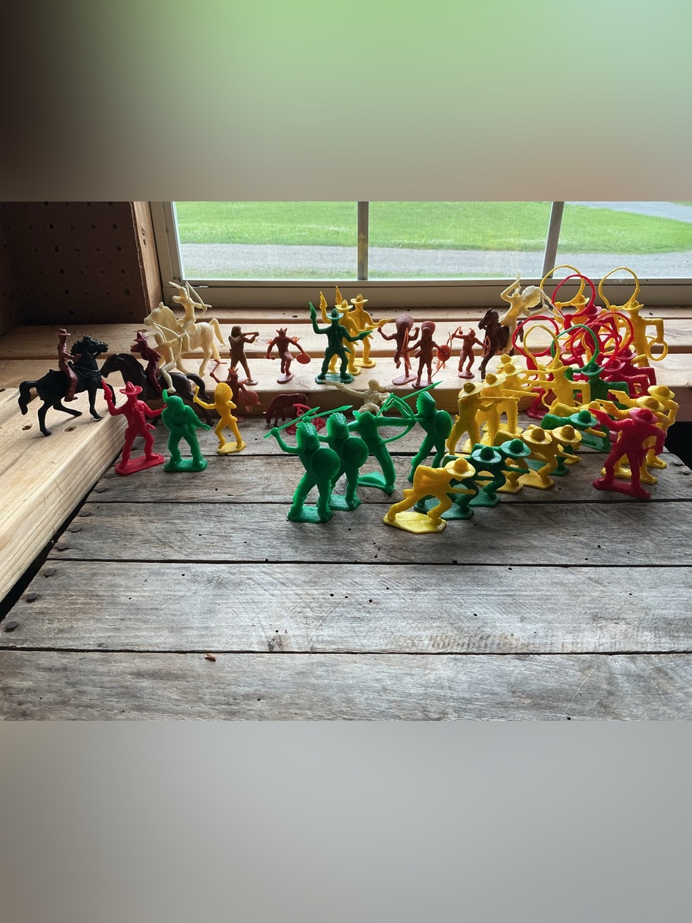 VINTAGE Retro Plastic Toy Figures - Green, Yellow, Red w/ HORSES NATIVE AMERICAN